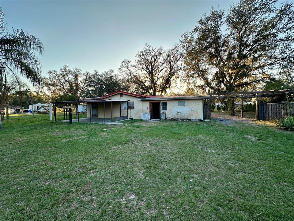 Под контрактом: $299,900 (3 спален, 2 ванн, 2140 Квадратных фут)