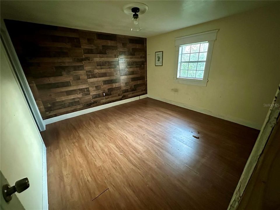 Под контрактом: $299,900 (3 спален, 2 ванн, 2140 Квадратных фут)