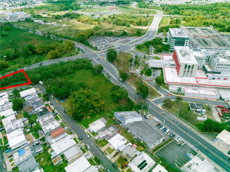 En Venta: $1,200,000 (0.73 acres)