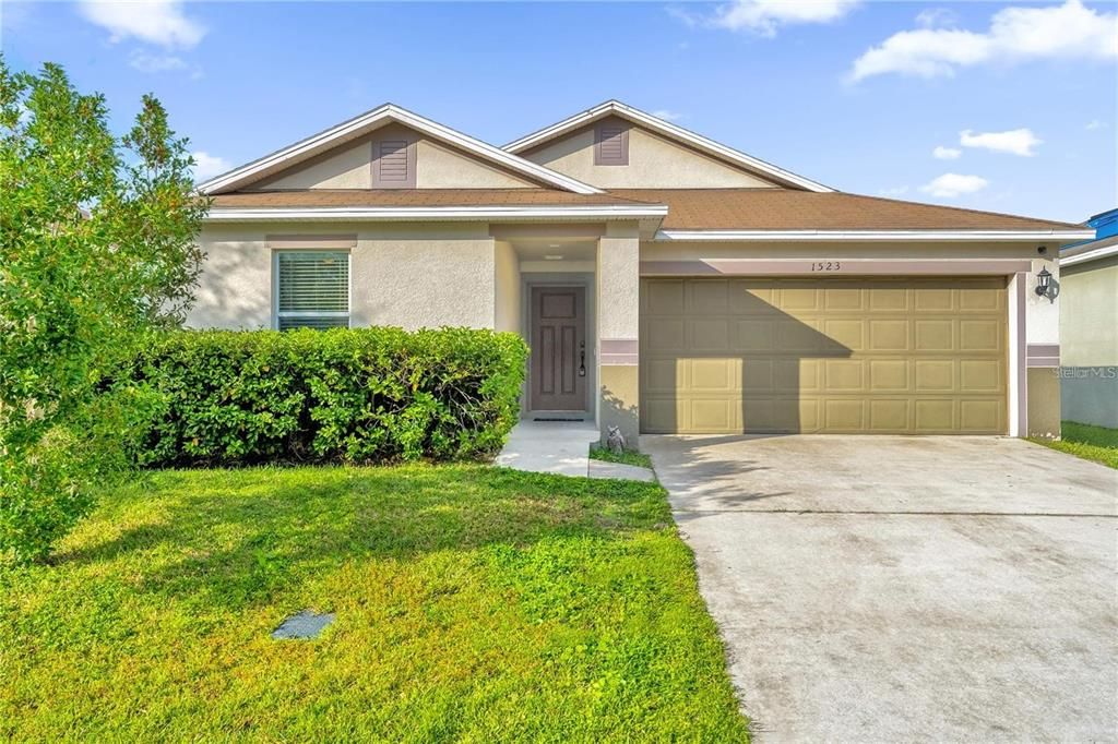Recently Sold: $310,000 (3 beds, 2 baths, 1661 Square Feet)