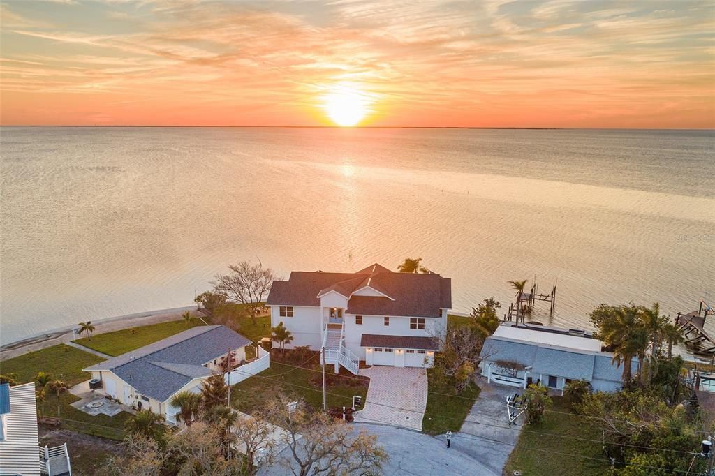 Recently Sold: $1,997,000 (3 beds, 3 baths, 3041 Square Feet)