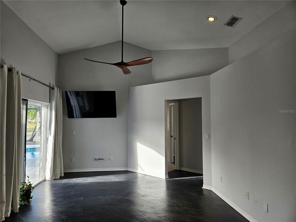 Active With Contract: $445,900 (3 beds, 2 baths, 2072 Square Feet)