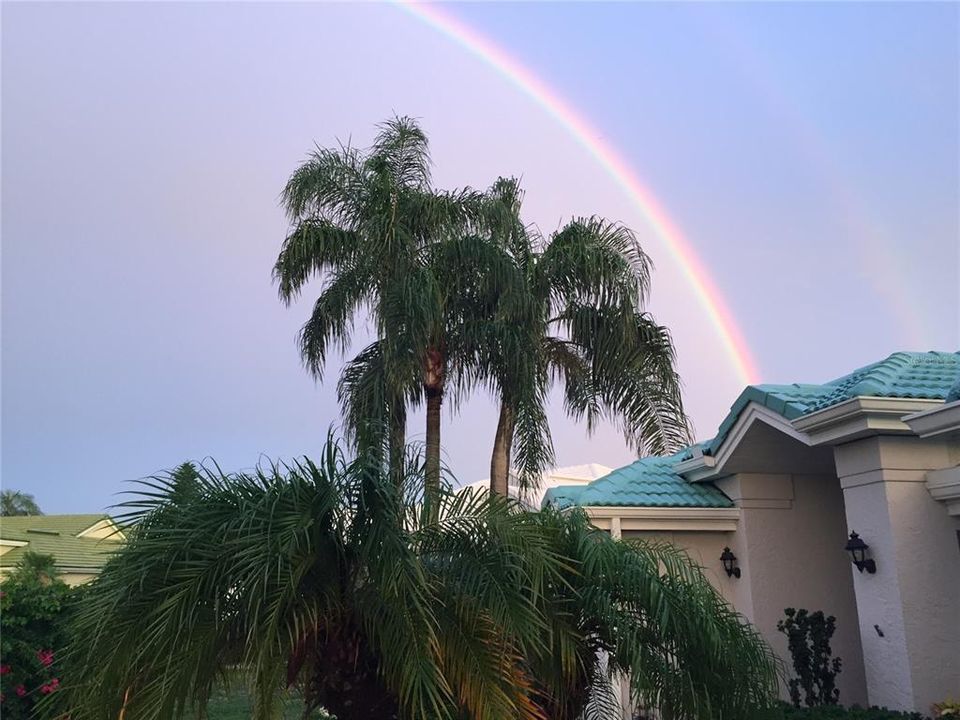 Active With Contract: $445,900 (3 beds, 2 baths, 2072 Square Feet)