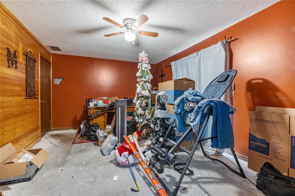 На продажу: $1,450,000 (2.98 acres)