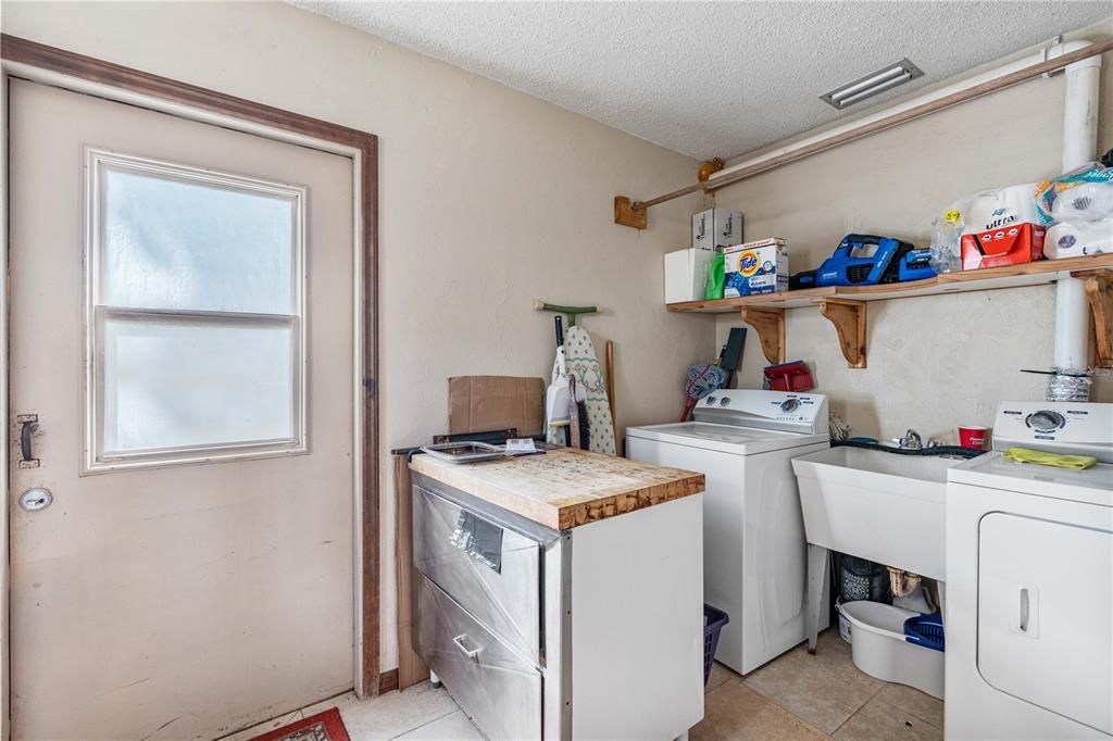 На продажу: $1,450,000 (2.98 acres)