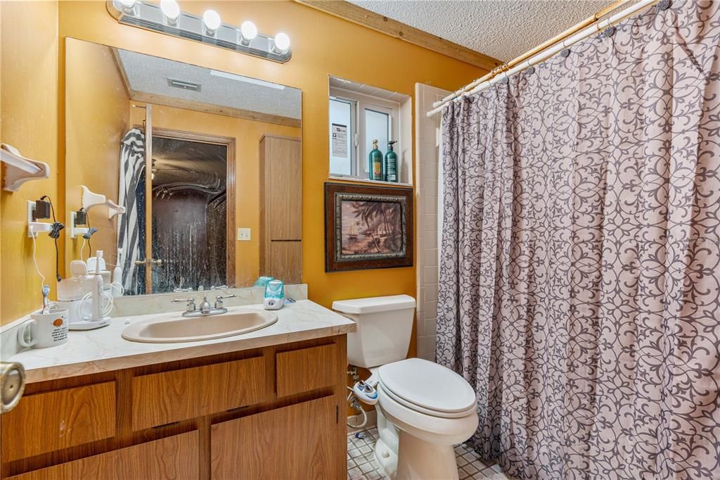 На продажу: $1,450,000 (2.98 acres)