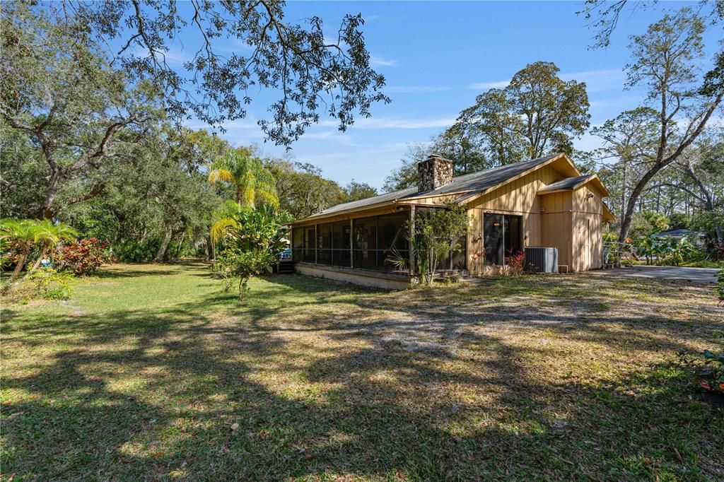 На продажу: $1,450,000 (2.98 acres)