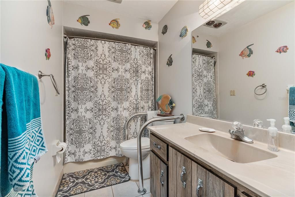 На продажу: $1,450,000 (2.98 acres)