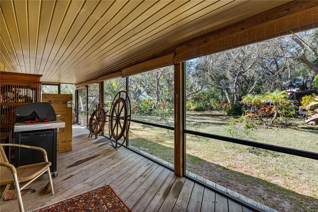 На продажу: $1,450,000 (2.98 acres)