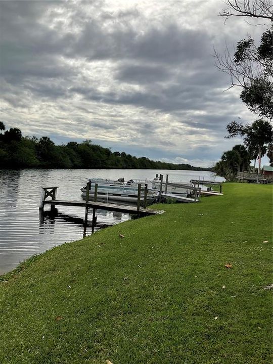 На продажу: $144,000 (2 спален, 2 ванн, 1105 Квадратных фут)