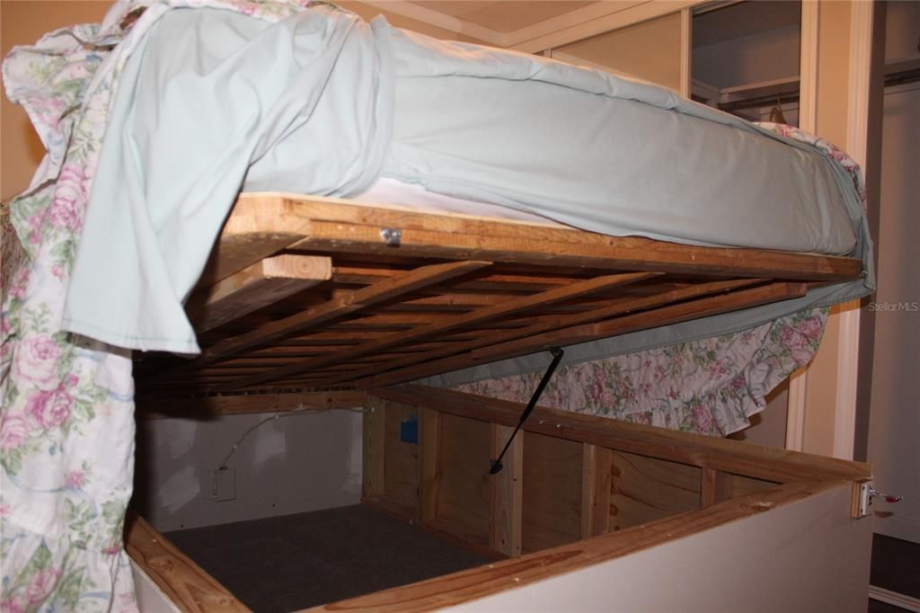 На продажу: $144,000 (2 спален, 2 ванн, 1105 Квадратных фут)