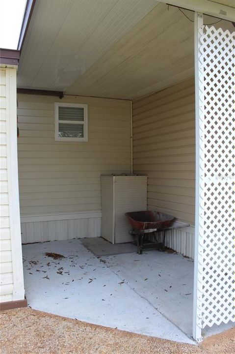 На продажу: $144,000 (2 спален, 2 ванн, 1105 Квадратных фут)