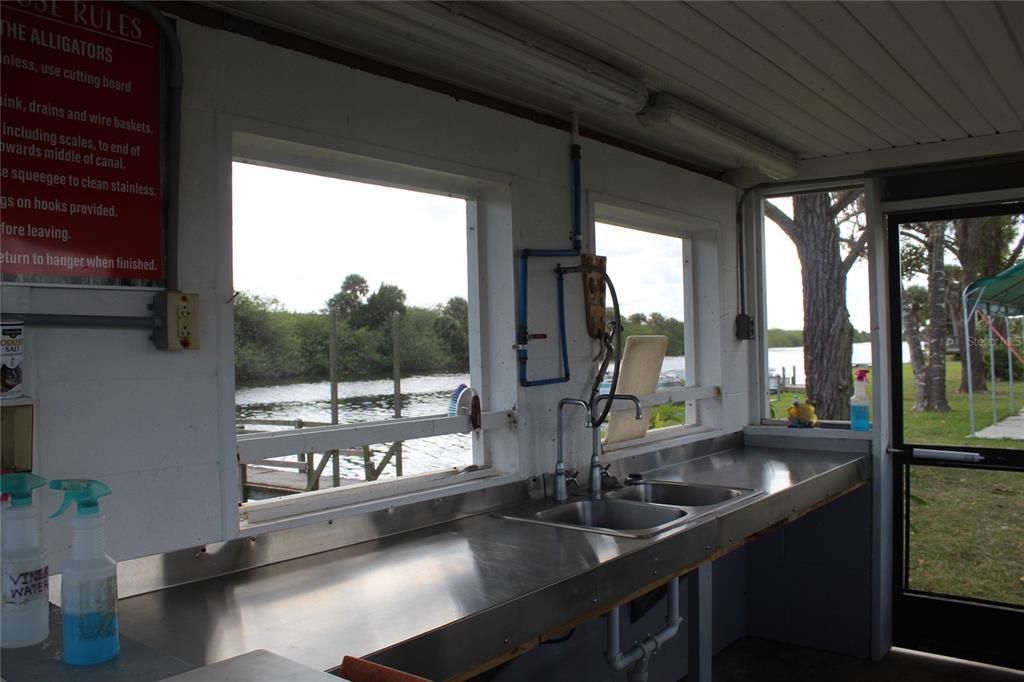 На продажу: $144,000 (2 спален, 2 ванн, 1105 Квадратных фут)