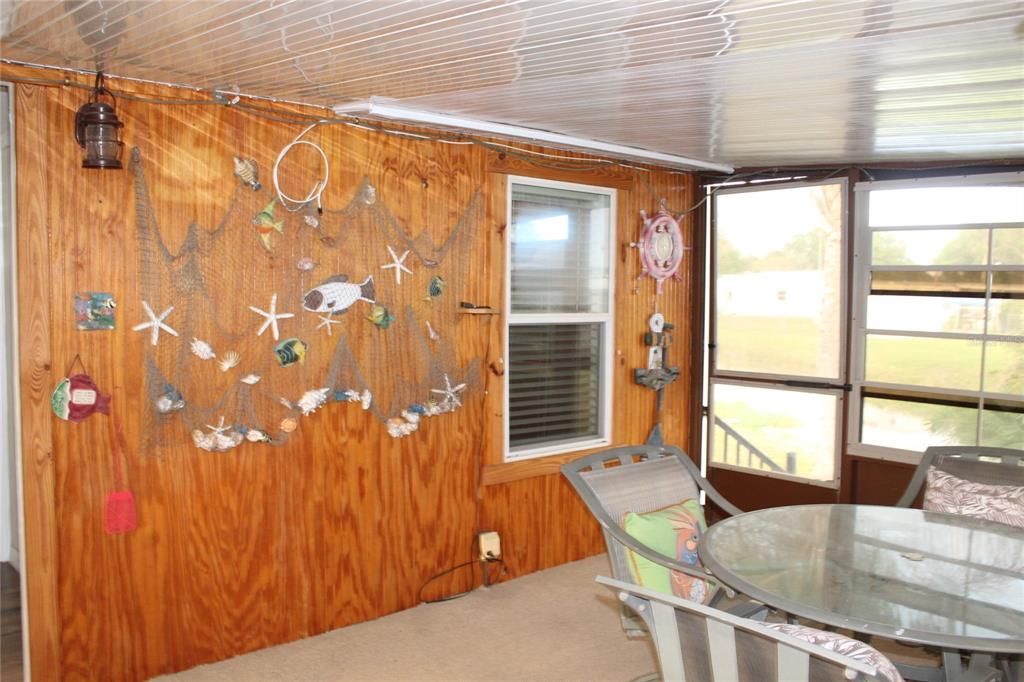 На продажу: $144,000 (2 спален, 2 ванн, 1105 Квадратных фут)