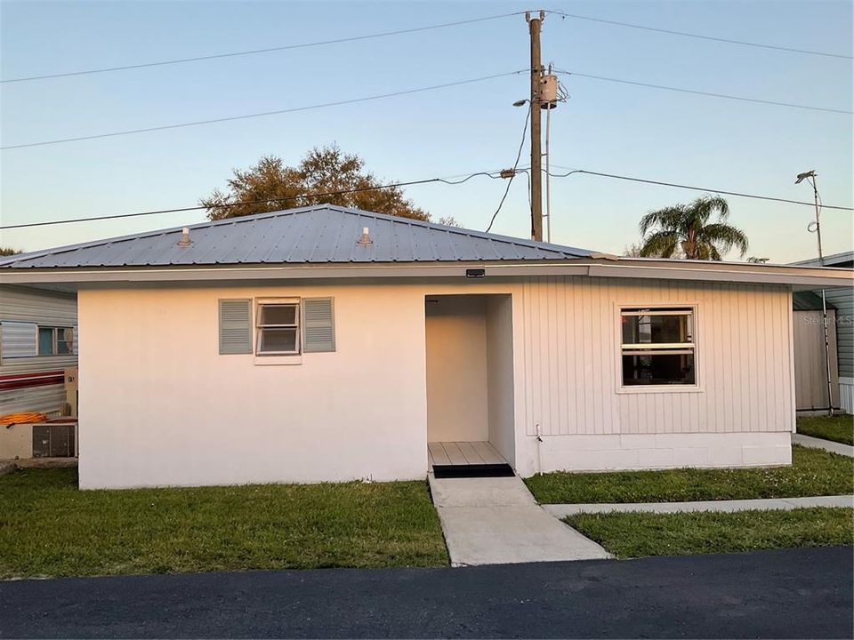 На продажу: $144,000 (2 спален, 2 ванн, 1105 Квадратных фут)