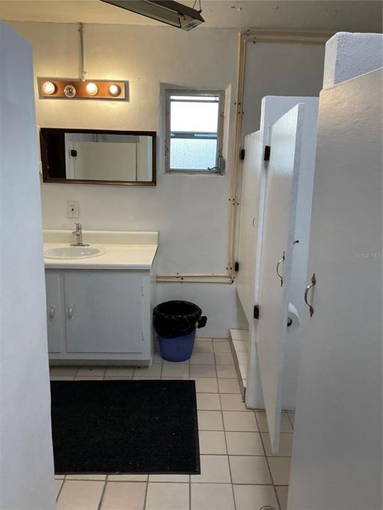 На продажу: $144,000 (2 спален, 2 ванн, 1105 Квадратных фут)