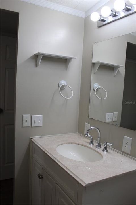 На продажу: $144,000 (2 спален, 2 ванн, 1105 Квадратных фут)