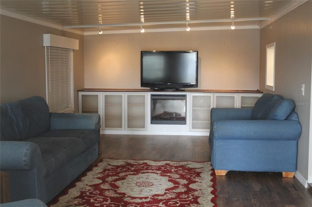 На продажу: $144,000 (2 спален, 2 ванн, 1105 Квадратных фут)