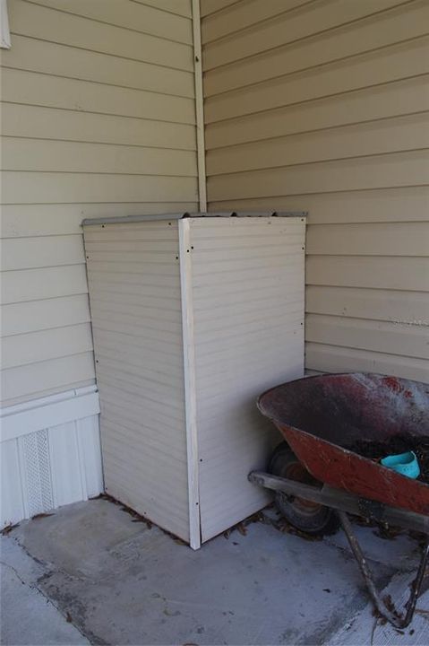 На продажу: $144,000 (2 спален, 2 ванн, 1105 Квадратных фут)