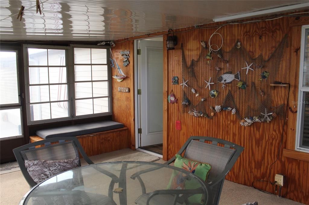 На продажу: $144,000 (2 спален, 2 ванн, 1105 Квадратных фут)