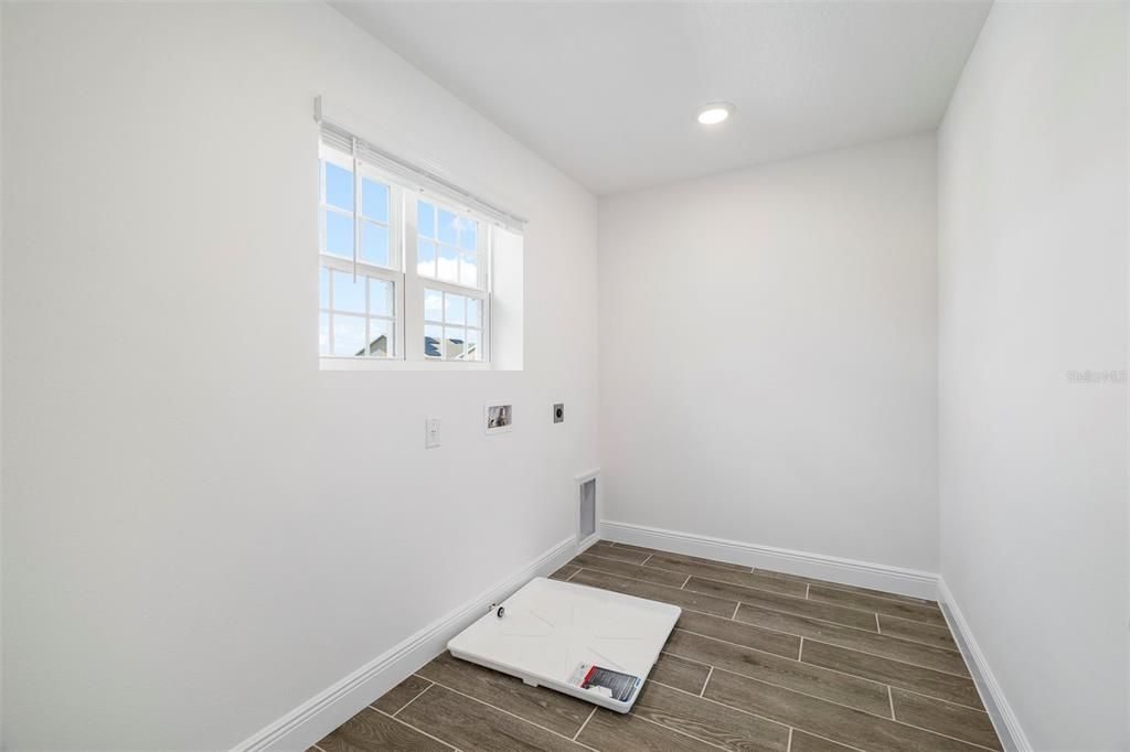 Active With Contract: $669,990 (5 beds, 3 baths, 3800 Square Feet)