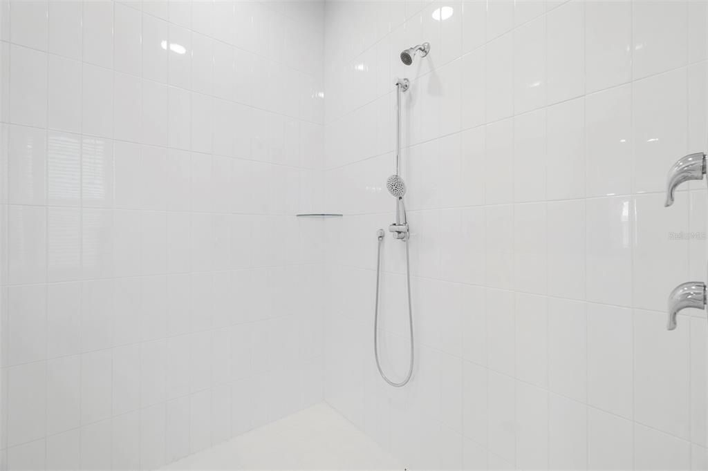 Active With Contract: $669,990 (5 beds, 3 baths, 3800 Square Feet)