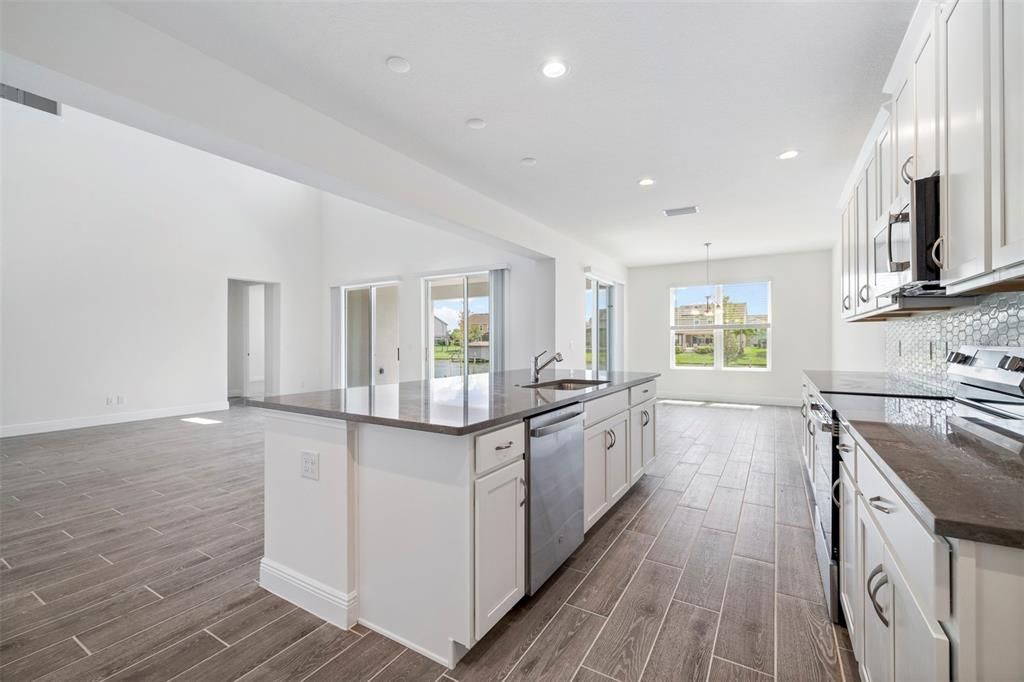 Active With Contract: $669,990 (5 beds, 3 baths, 3800 Square Feet)