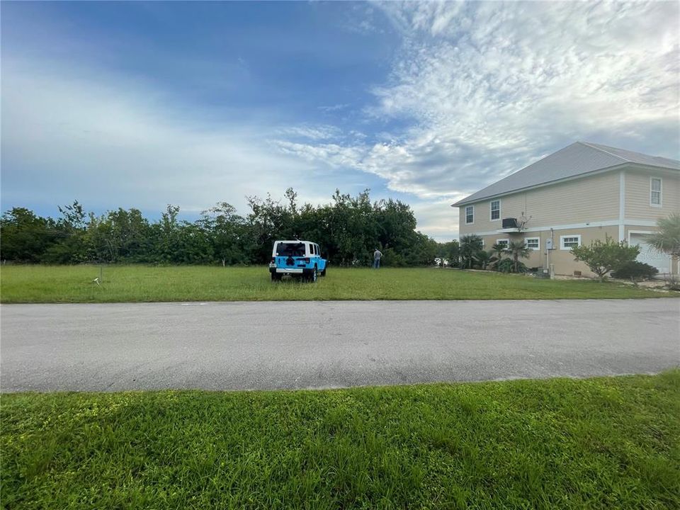 Active With Contract: $94,000 (0.15 acres)