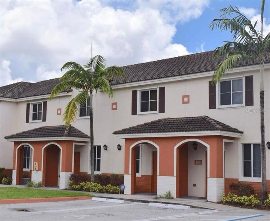 Recently Sold: $288,000 (2 beds, 2 baths, 1140 Square Feet)