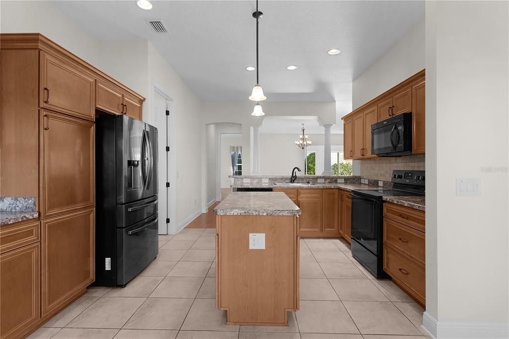 待售: $895,000 (3 贝兹, 2 浴室, 3466 平方英尺)