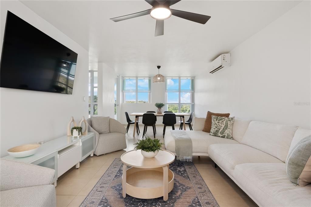 En Venta: $435,000 (4 camas, 3 baños, 2741 Pies cuadrados)