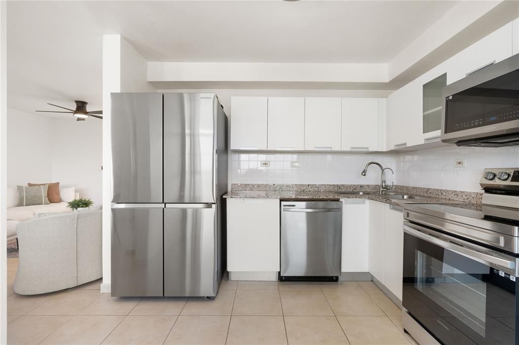 En Venta: $435,000 (4 camas, 3 baños, 2741 Pies cuadrados)