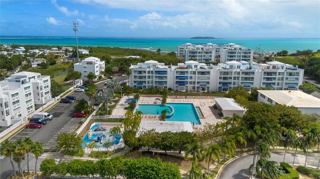 En Venta: $435,000 (4 camas, 3 baños, 2741 Pies cuadrados)