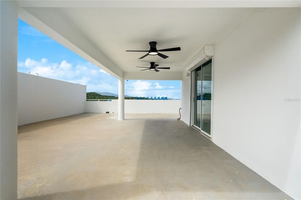 En Venta: $435,000 (4 camas, 3 baños, 2741 Pies cuadrados)