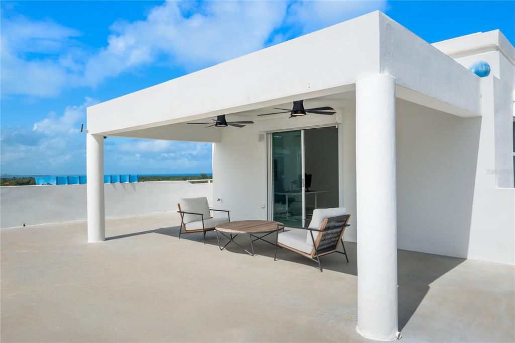 En Venta: $435,000 (4 camas, 3 baños, 2741 Pies cuadrados)