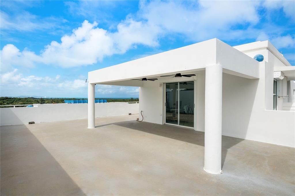 En Venta: $435,000 (4 camas, 3 baños, 2741 Pies cuadrados)