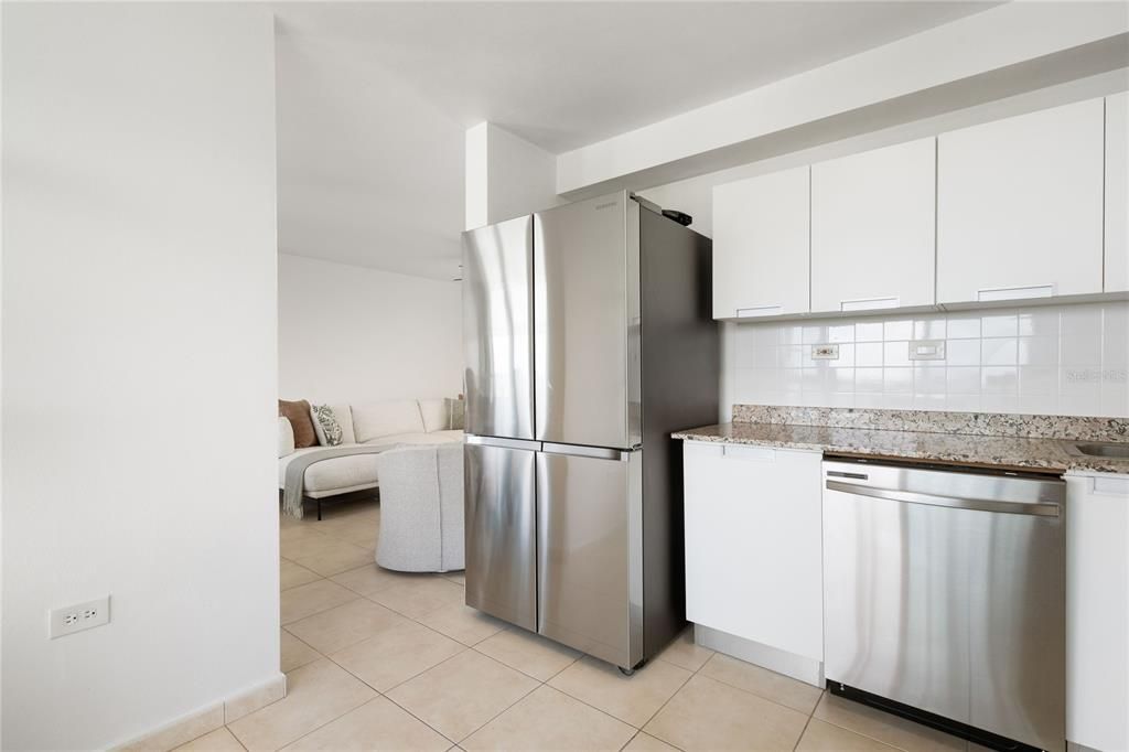 En Venta: $435,000 (4 camas, 3 baños, 2741 Pies cuadrados)