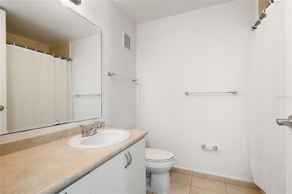 En Venta: $435,000 (4 camas, 3 baños, 2741 Pies cuadrados)