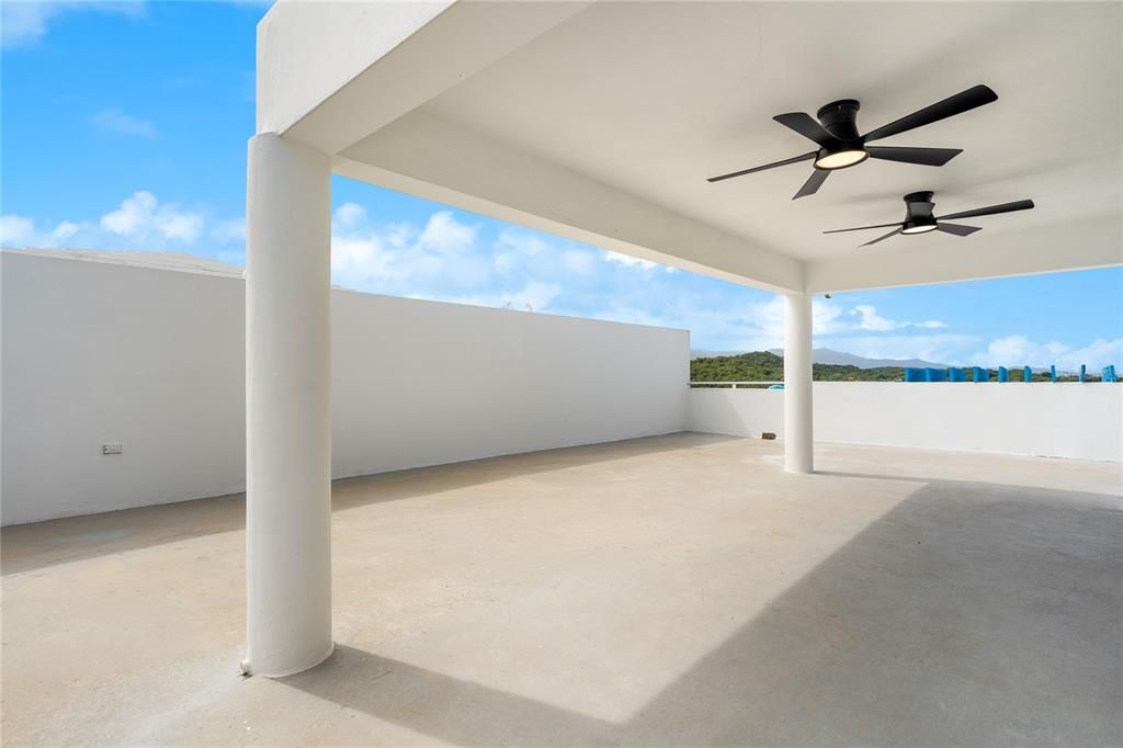 En Venta: $435,000 (4 camas, 3 baños, 2741 Pies cuadrados)