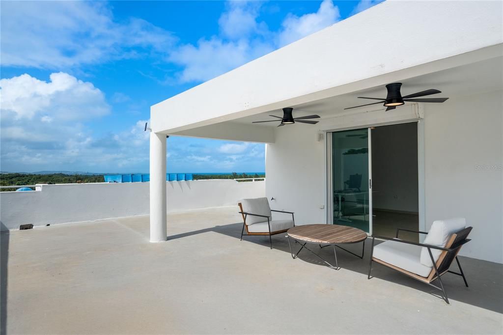 En Venta: $435,000 (4 camas, 3 baños, 2741 Pies cuadrados)