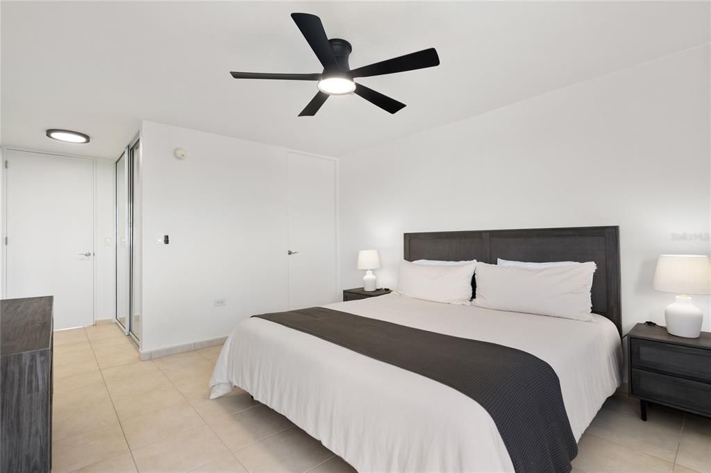 En Venta: $435,000 (4 camas, 3 baños, 2741 Pies cuadrados)