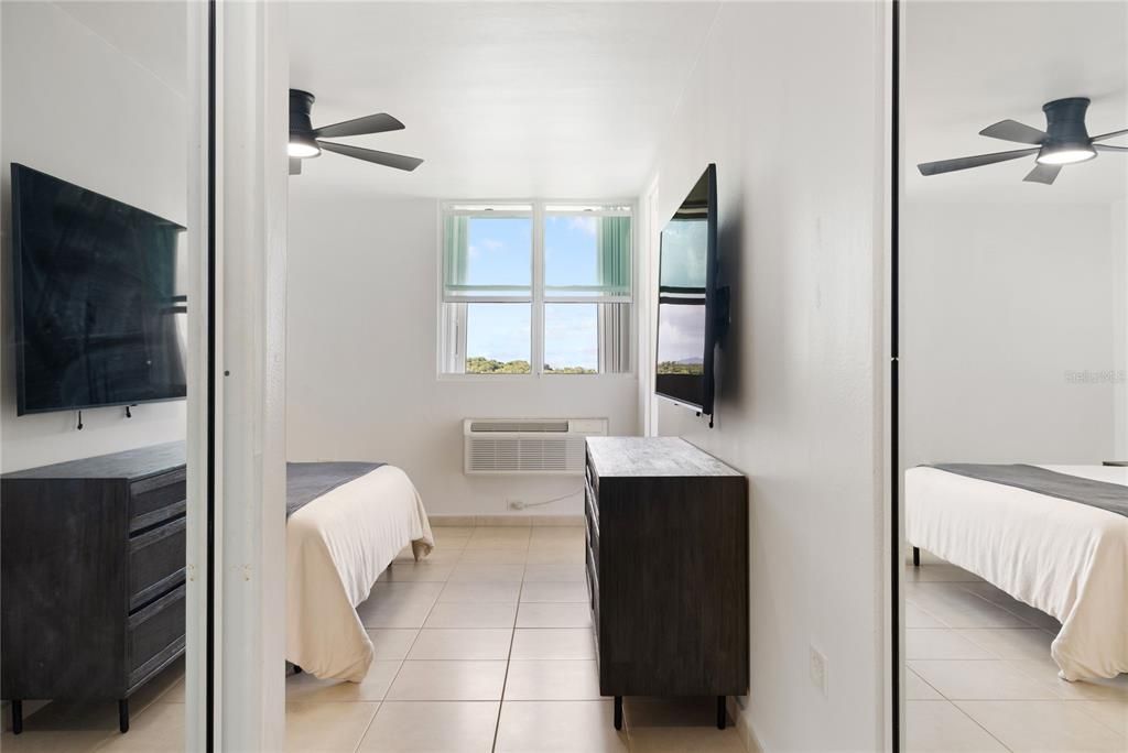 En Venta: $435,000 (4 camas, 3 baños, 2741 Pies cuadrados)