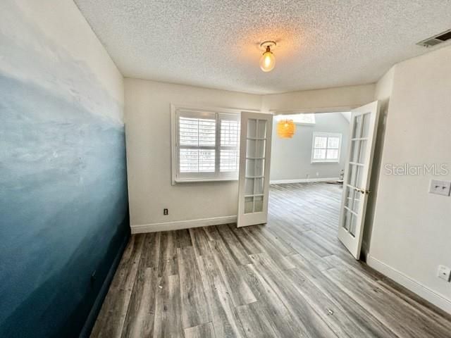 Active With Contract: $145,000 (2 beds, 2 baths, 804 Square Feet)