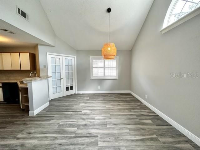 Active With Contract: $145,000 (2 beds, 2 baths, 804 Square Feet)