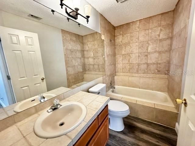 Active With Contract: $145,000 (2 beds, 2 baths, 804 Square Feet)