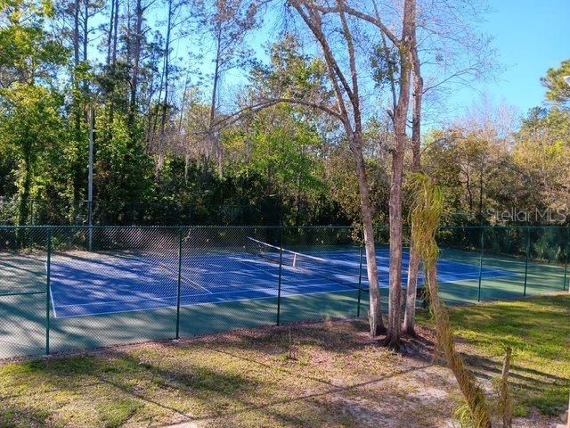 Active With Contract: $145,000 (2 beds, 2 baths, 804 Square Feet)