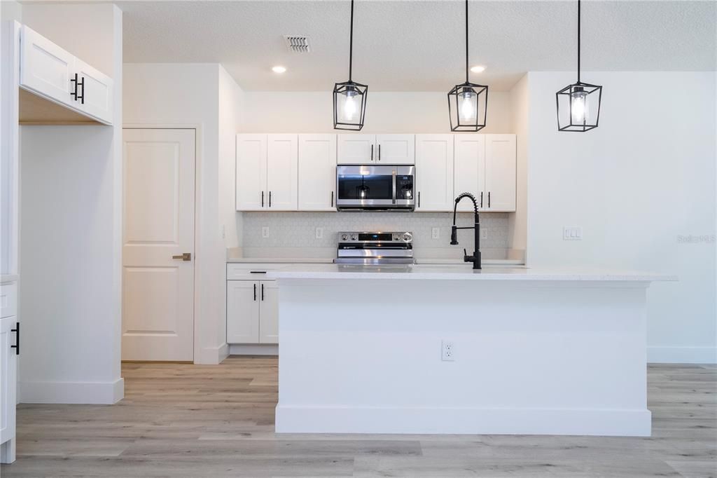 For Sale: $466,900 (4 beds, 2 baths, 1861 Square Feet)