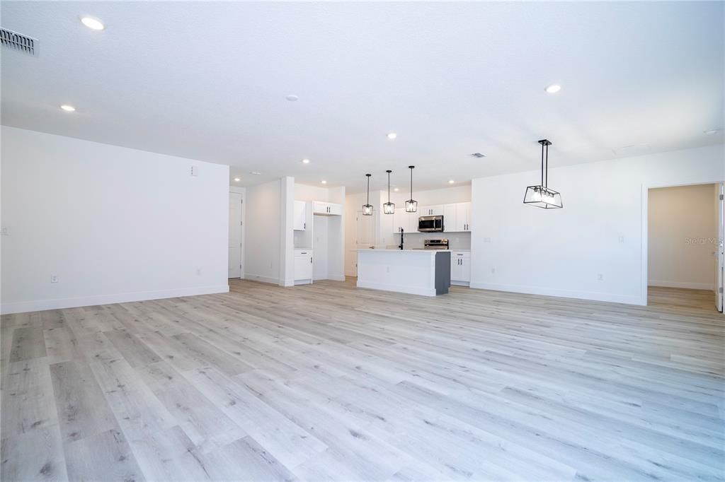 For Sale: $466,900 (4 beds, 2 baths, 1861 Square Feet)