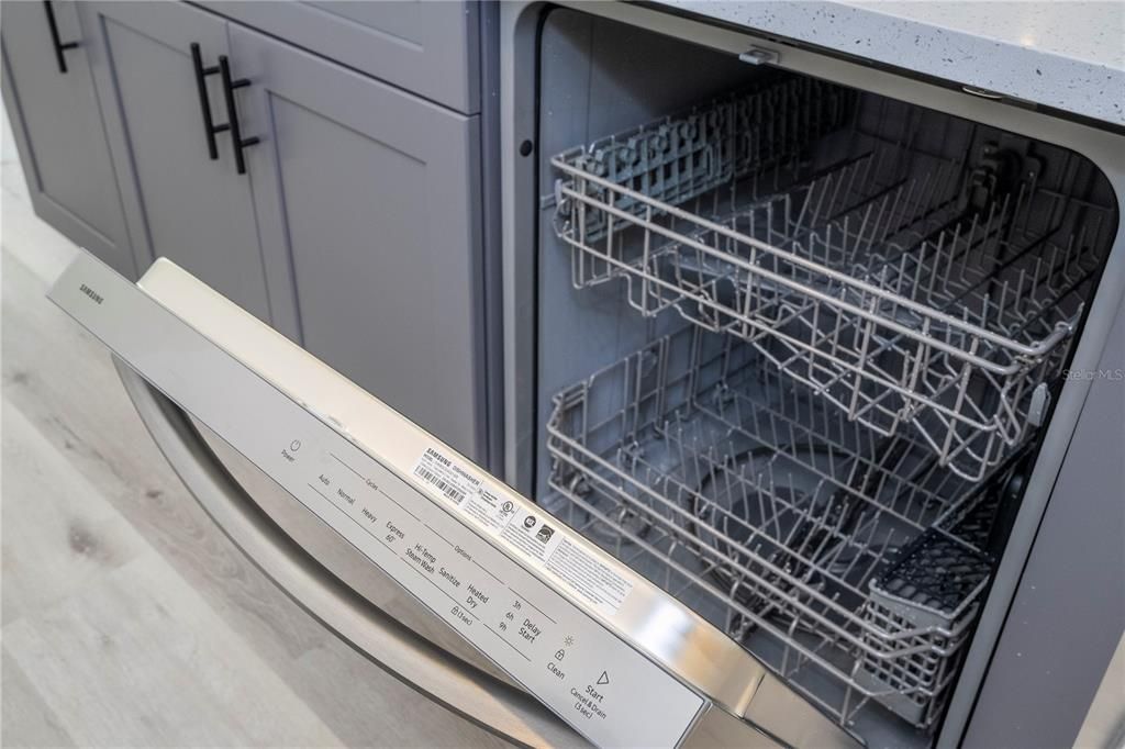 For Sale: $466,900 (4 beds, 2 baths, 1861 Square Feet)