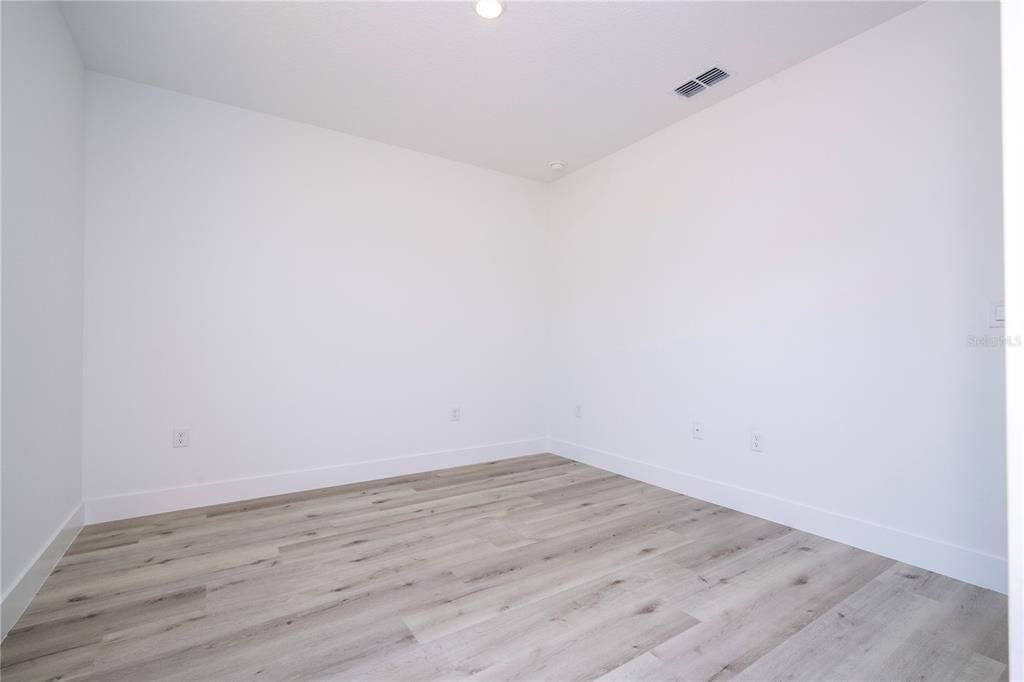 For Sale: $466,900 (4 beds, 2 baths, 1861 Square Feet)